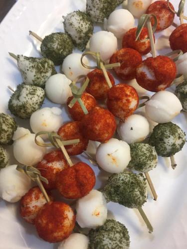 ゲストハウスの敷地内または近くでの食事または食べ物
