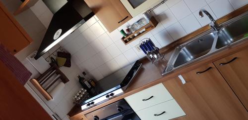 Una cocina o kitchenette en B&B Roma Nord 311