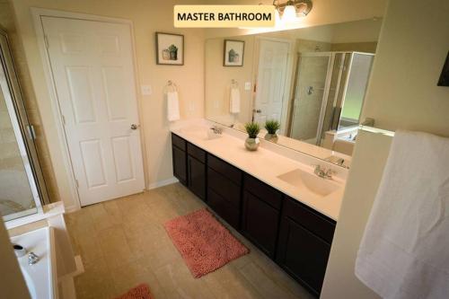 Billede fra billedgalleriet på Rosenberg, Richmond, Katy, 2 Story, 10 Beds - Coopers Hill i Rosenberg