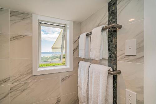 Koupelna v ubytování Bayview Valley Lodge Bed & Breakfast