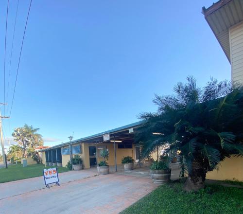 El edificio en el que está el motel