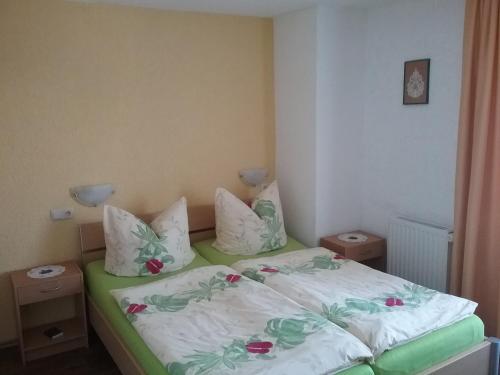 Postel nebo postele na pokoji v ubytování Ferienwohnung Einenkel