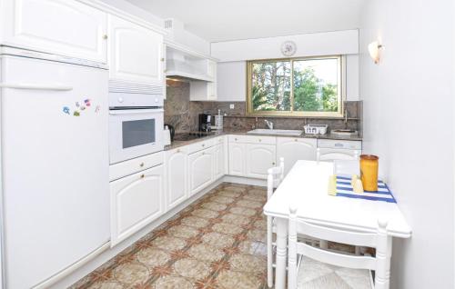 Nice Apartment In Cannes With House Sea View