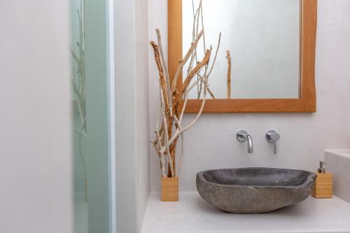 Elaya Cycladic Apartment, Naxos Town, by NaxosVibe