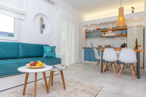 Posezení v ubytování New - Cycladic Lifestyle Apartment Naxos Town