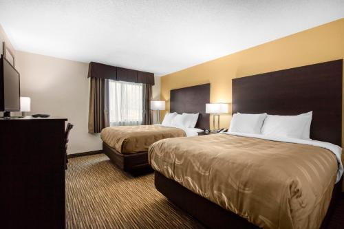 Quality Inn & Suites Metropolis I-24