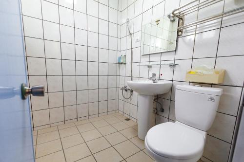 Φωτογραφία από το άλμπουμ του 鼓道民宿-近東大門夜市-夜市有收費停車場-散步五分鐘可到--花蓮縣民宿2211號 στο  Hualien City