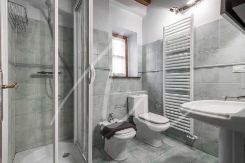 Bany a Casa Eth Gauèc by SeaMount Rentals