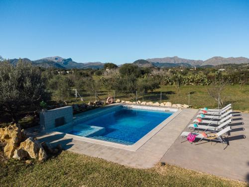 Piscina cerca de Villa Can Paxaco By homevillas360