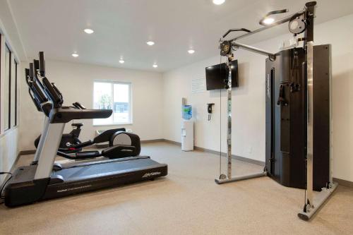 Γυμναστήριο ή/και όργανα γυμναστικής στο WoodSpring Suites Brunswick