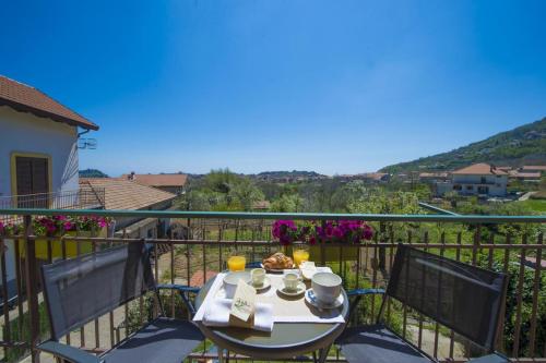 One bedroom appartement with furnished terrace and wifi at Pianillo