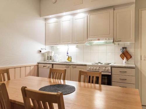 Køkken eller tekøkken på Holiday Home Levi star 915 by Interhome