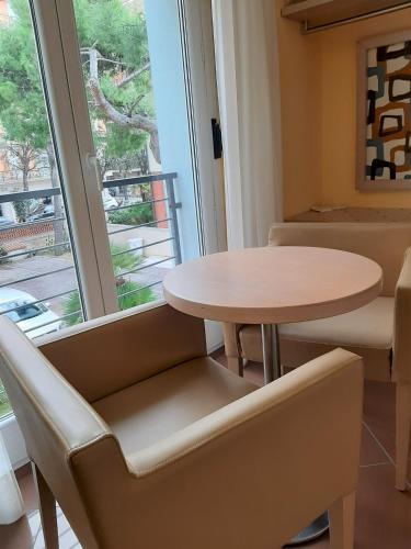 Ruang duduk di Hotel Chiaraluna