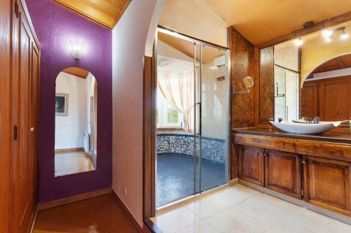 Ett badrum på Villa Lirica