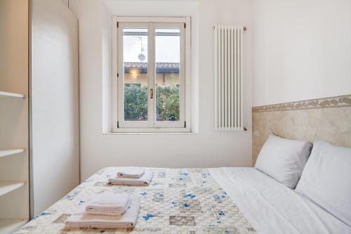 GuestHost - Coverciano Modern Apartment with Patio!