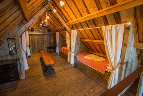 Ένα ή περισσότερα κρεβάτια σε δωμάτιο στο Kræmarvika Lodge