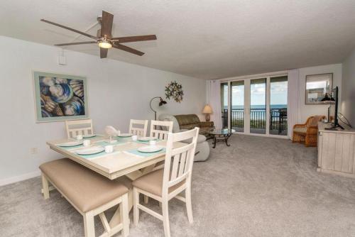 Gambar di galeri bagi Barefoot Trace 303 di Crescent Beach