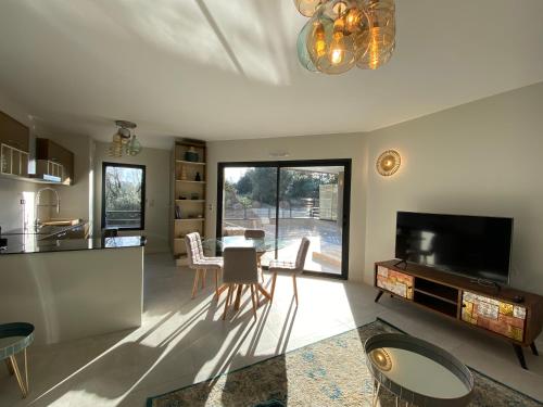 Porto-Vecchio, Luxe et lumière, Stanatura