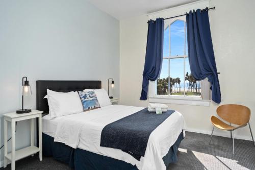 En eller flere senger på et rom på Samesun Venice Beach Hotel & Hostel