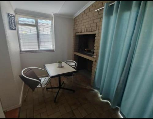 TV a/nebo společenská místnost v ubytování N-One Self Catering