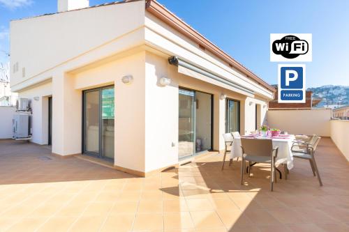Apart-rent Penthouse Francesc Macia 2000 cerca de la playa y WIFI