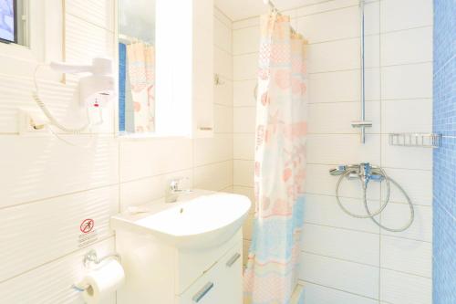 Ένα μπάνιο στο Villa Regina: Above Agni, superb views and pool