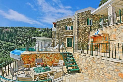 Μπαλκόνι ή βεράντα στο Villa Regina: Above Agni, superb views and pool