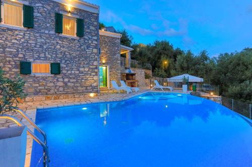 Πισίνα στο ή κοντά στο Villa Regina: Above Agni, superb views and pool