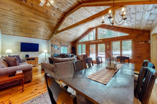 Sunday River Sunny Chalet – Photos 3