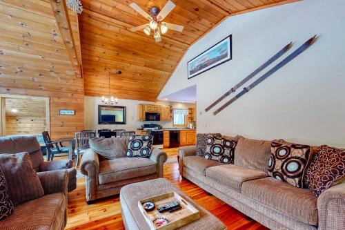 Sunday River Sunny Chalet – Photos 2