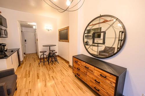 750 Saint-Josephにあるテレビまたはエンターテインメントセンター