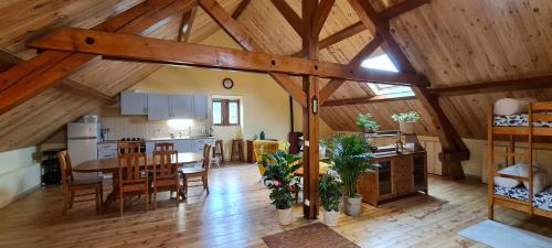 Gallery image of Loft mansardé du train jaune avec vue sur les montagnes in Saillagouse