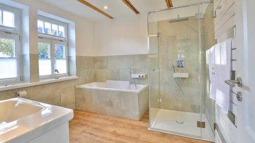 Koupelna v ubytování Mühlenhaus Wassermühle