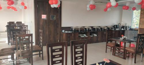 Εστιατόριο ή άλλο μέρος για φαγητό στο Hotel Trimurti