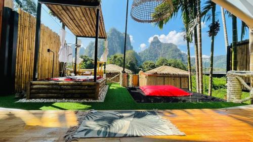 Gallery image of Bridge Hill Cafe Glamping in Khao Sok