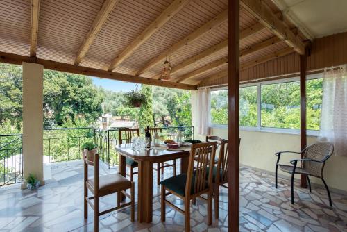 Balkón alebo terasa v ubytovaní Pado's House, Valanio Corfu
