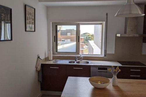 LovelyStay - Sesimbra 3BDR Apartment W/Terrace