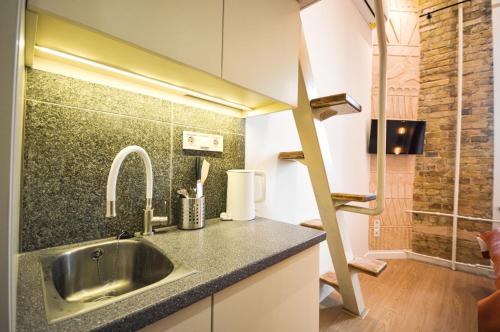Koupelna v ubytování Kyiv Whisky Box Apartments