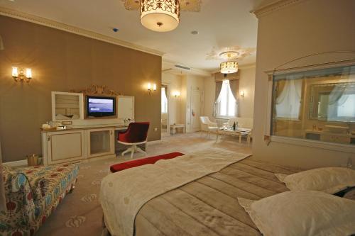 Кровать или кровати в номере Fuat Pasa Oteli - Special Category Bosphorus
