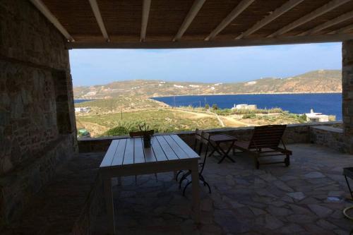 Gallery image of Chez Semiramis The Summer Breeze House 5'min from the beach in Serifos Chora