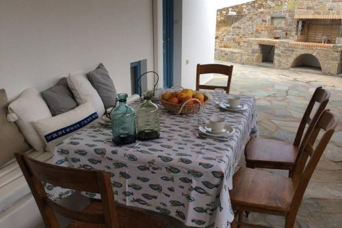 Gallery image of Chez Semiramis The Summer Breeze House 5'min from the beach in Serifos Chora
