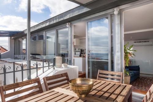 Amazing Rooftop Terrace With River And Historic City View 4 Bedrooms 4 bathrooms AC 19th Century Building Chiado