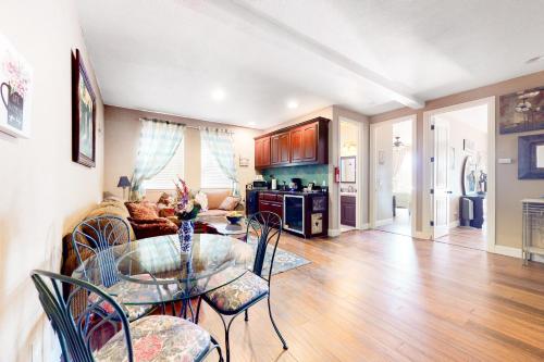 Big Bear Lodge Apartment – Photos 2