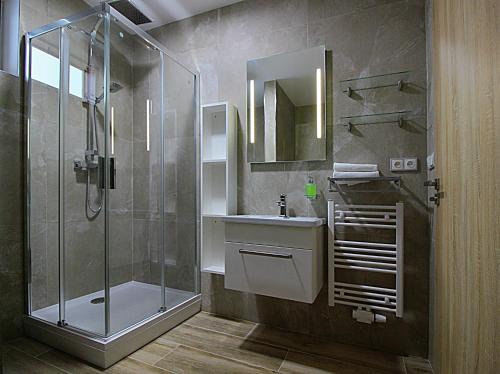 "PENZION NA BUKOVÉ HOŘE" - apartmánový dům, Horský resort Buková hora tesisinde bir banyo