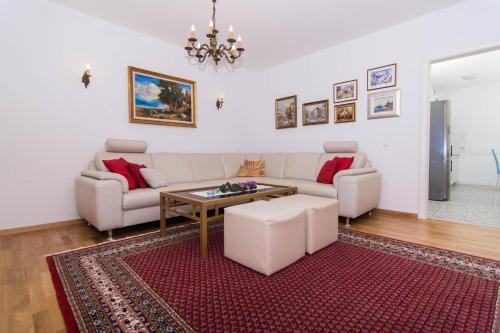Apartment Cypress