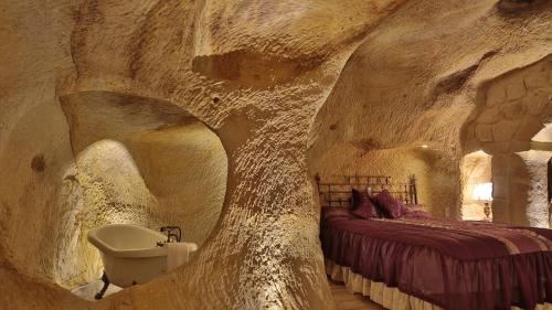 Koupelna v ubytování Golden Cave Suites