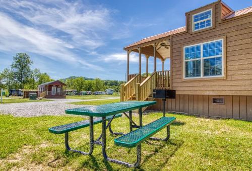 Down on the Farm cabin