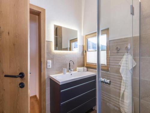 A bathroom at Ferienhaus Auerbauer