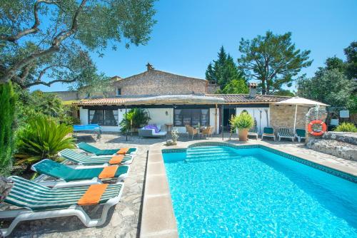 Owl Booking Villa Rafals - Wonder in the Midst of Nature