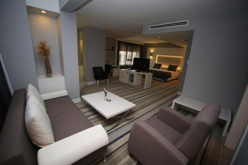 Χώρος καθιστικού στο Grand Nora Hotel